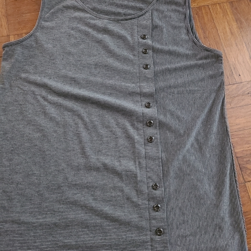 Shein sleeveless top NEW - Picture 2 of 3